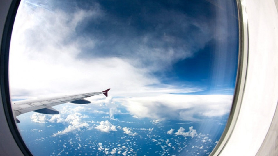  شیشه هواپیما با پوشش نانومتری جهت جلوگیری از تشکیل بخار
